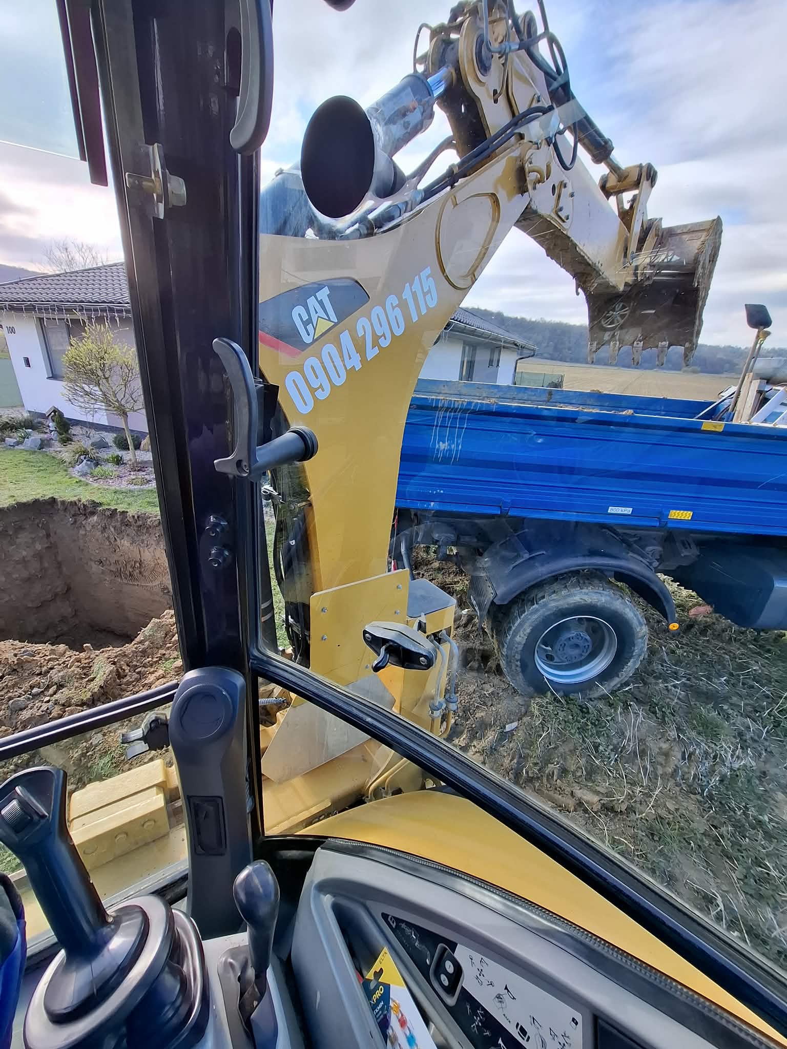 Výkop žumpy a kanalizačnej prípojky